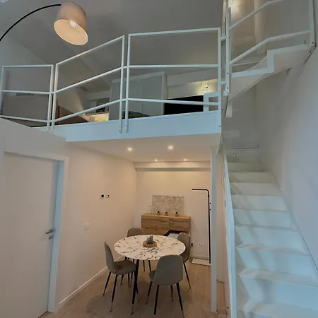 Maya Atelier דירה